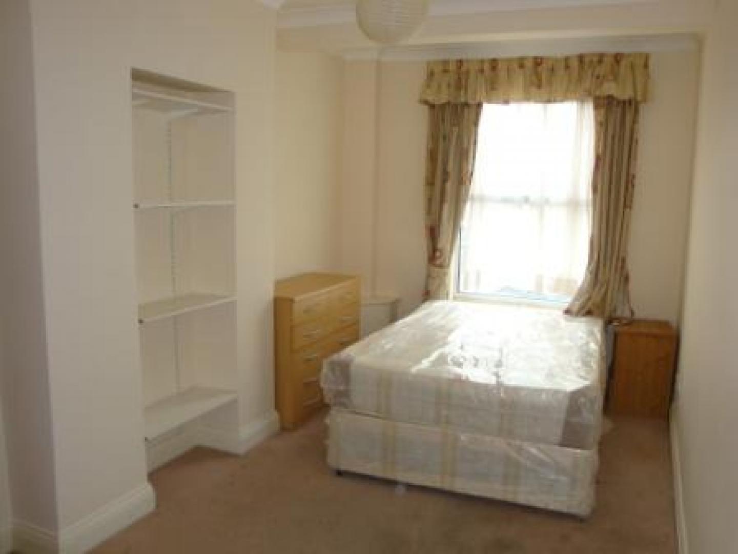 			NEW INSTRUCTION, 2 Bedroom, 1 bath, 1 reception Flat			 Kilburn High Road, KILBURN